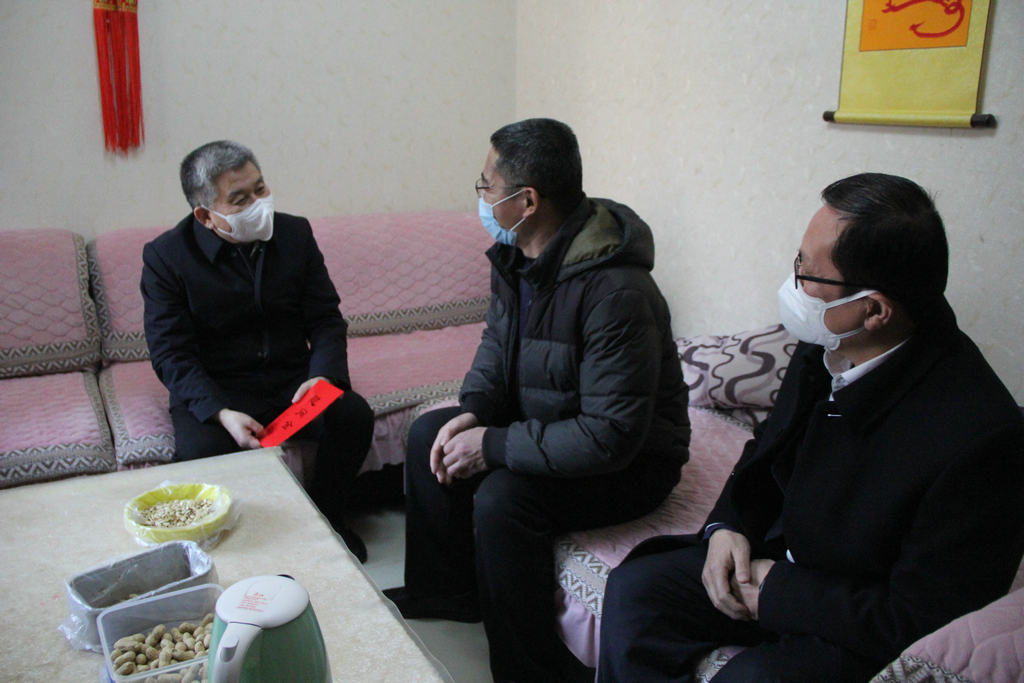 市委常委、副市長賈剛走訪慰問公司困難職工